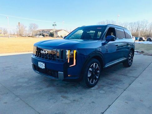 New 2027 Kia Telluride S image 2