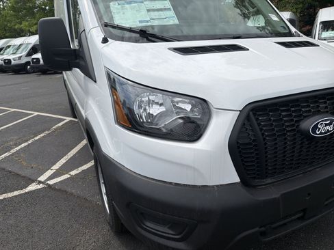 New 2026 Ford Transit 250 148 Medium Roof RWD image 13