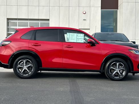 Used 2025 Honda HR-V EX-L image 2