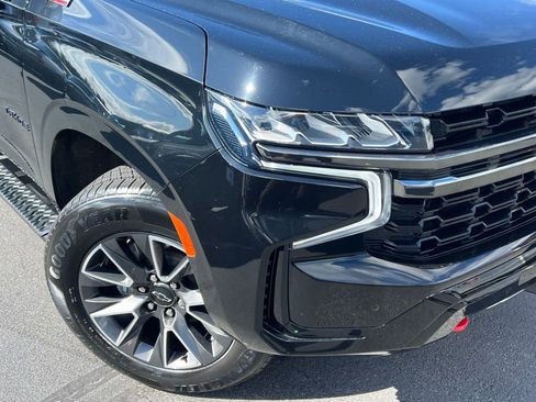 Used 2021 Chevrolet Tahoe Z71 w/ Luxury Package AWD/4WD image 3