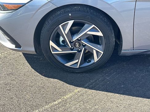 New 2025 Hyundai Elantra Sport image 11