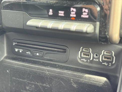 Used 2019 RAM 1500 Laramie AWD/4WD image 27