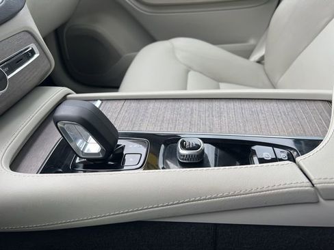 Certified 2023 Volvo XC90 B6 Plus w/ Protection Package Premier image 40