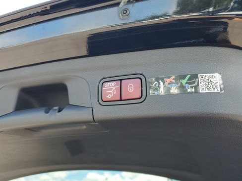 Certified 2025 Mercedes-Benz GLE 580 4MATIC image 10