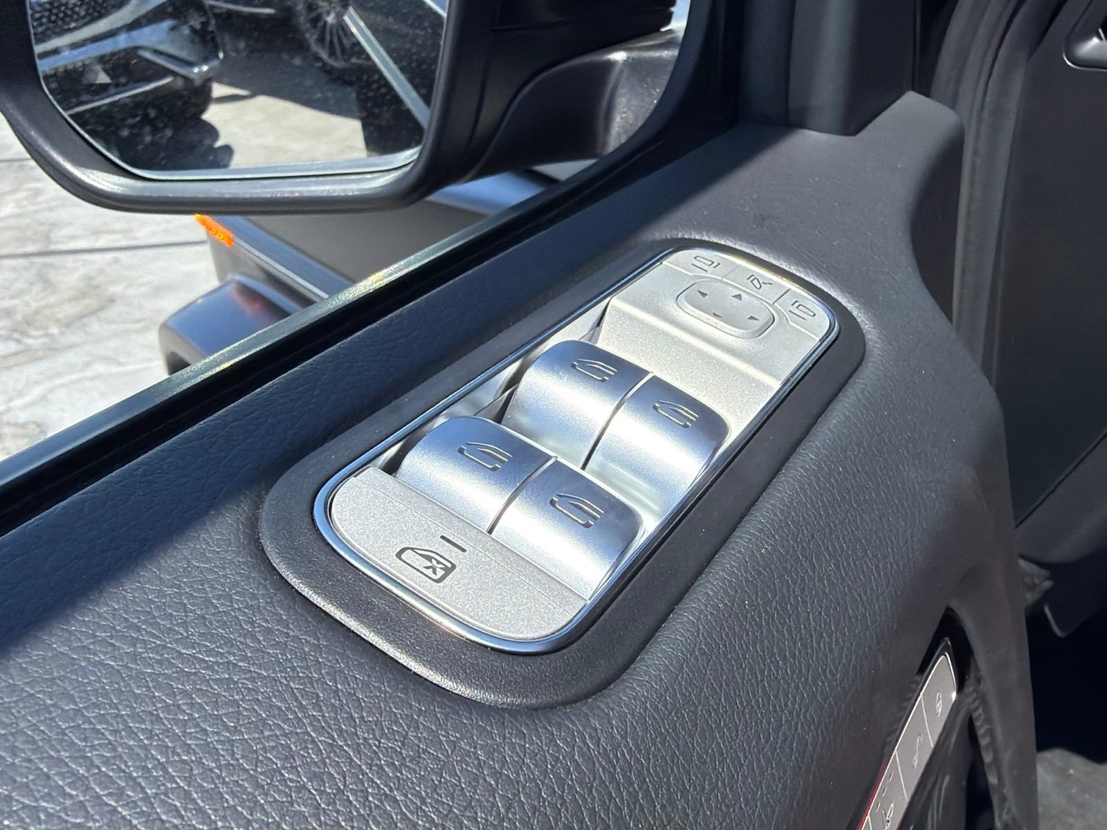 New 2027 Mercedes-Benz G 580 e image 16