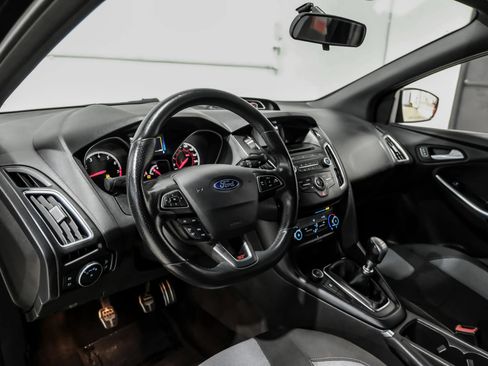 Used 2017 Ford Focus ST FWD image 18