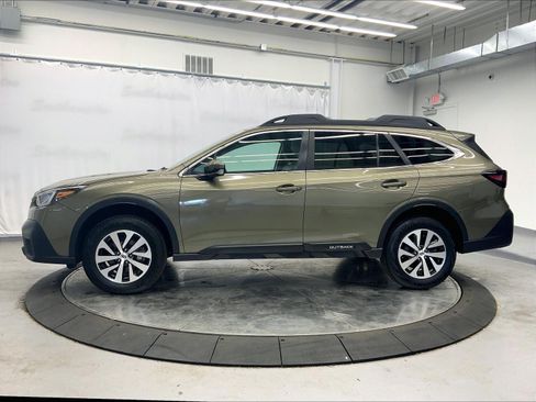 Used 2022 Subaru Outback Premium image 2