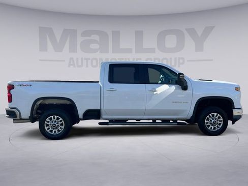 Used 2025 Chevrolet Silverado 2500 LT w/ Convenience Package image 6