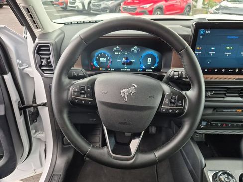 Used 2025 Ford Bronco Sport Outer Banks AWD/4WD image 21