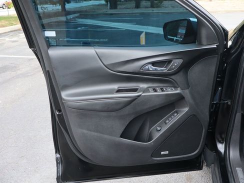 Used 2018 Chevrolet Equinox Premier AWD/4WD image 23