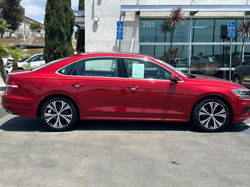 Used 2020 Volkswagen Passat 2.0T SEL FWD image 4