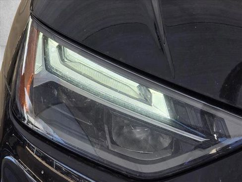 Used 2023 Audi Q5 2.0T Premium w/ Convenience Package image 10