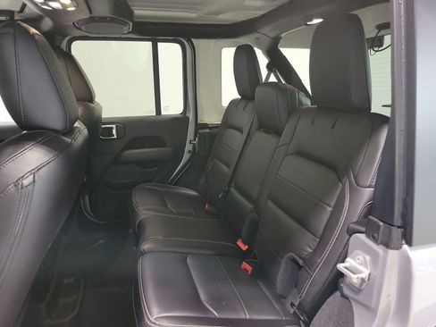 Used 2021 Jeep Wrangler Unlimited Sahara image 26