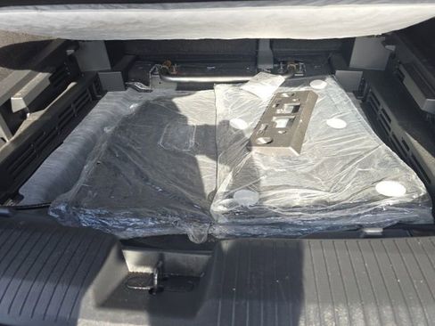 Used 2023 Nissan Rogue SV image 32