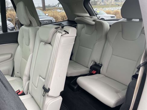 Used 2020 Volvo XC90 T5 Momentum w/ Protection Package Premier image 13
