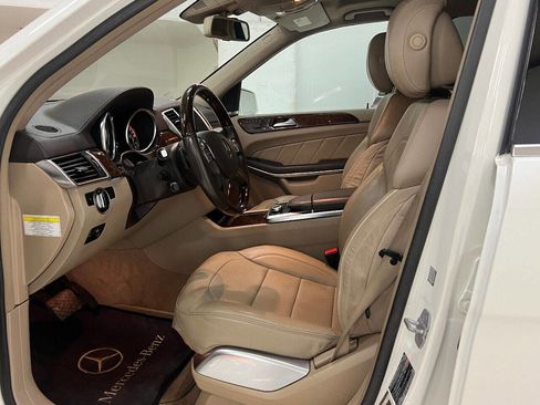 Used 2014 Mercedes-Benz GL 550 GL 550 4MATIC AWD 4dr SUV image 97