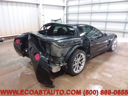 Used 2003 Chevrolet Corvette Coupe w/ Preferred Equipment Group image 2