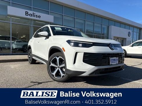 New 2026 Volkswagen Tiguan SE image 1