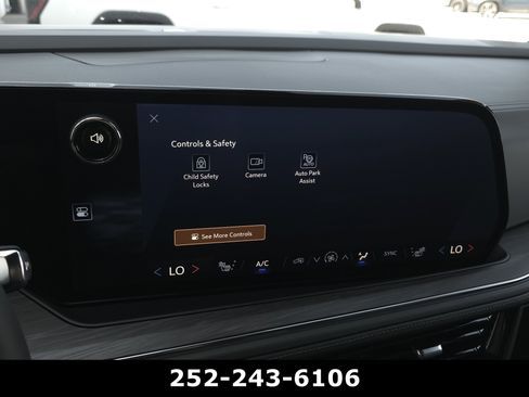 Used 2025 Chevrolet Suburban Z71 w/ Z71 Off-Road Package AWD/4WD image 18