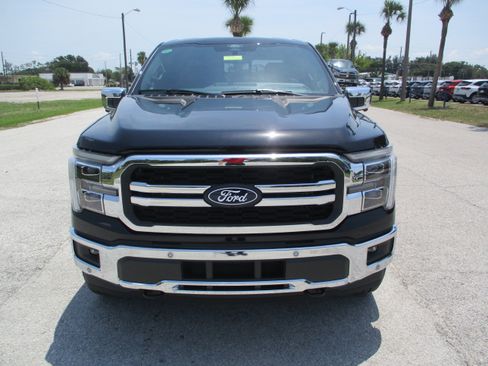 Used 2025 Ford F150 Lariat w/ Equipment Group 502A High AWD/4WD image 2