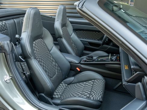 Used 2026 Porsche 911 Carrera GTS RWD image 48