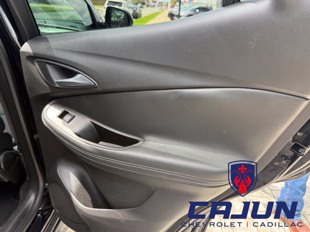 Used 2020 Buick Encore GX Preferred w/ Cold Weather Comfort Package FWD image 19