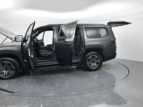 Used 2024 Jeep Wagoneer Series II image 57