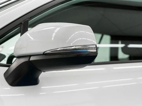 Used 2022 Toyota Corolla Cross LE image 13