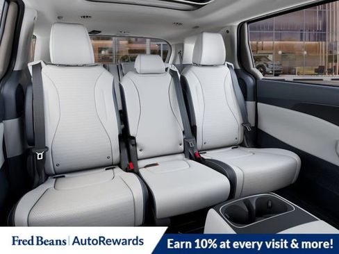 New 2025 Kia Carnival SX Prestige image 17