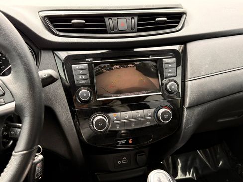 Used 2020 Nissan Rogue S w/ Special Edition Package AWD/4WD image 40