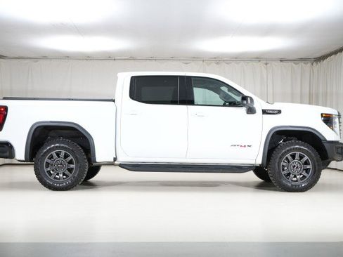 Used 2024 GMC Sierra 1500 AT4X image 17