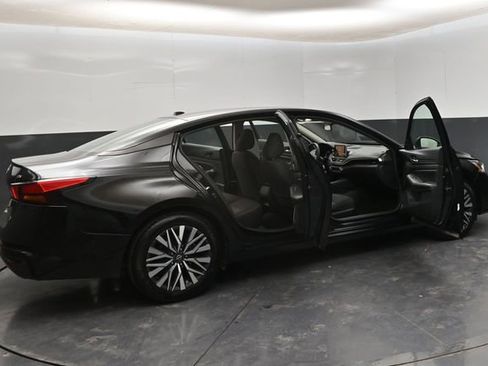 Used 2024 Nissan Altima 2.5 SV image 31