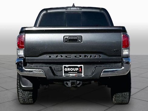 Used 2020 Toyota Tacoma TRD Off-Road image 5