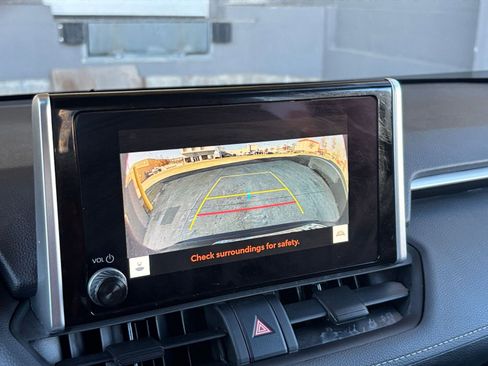 Used 2025 Toyota RAV4 XLE image 17