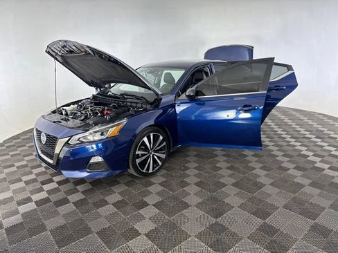 Used 2021 Nissan Altima 2.5 SR FWD image 10