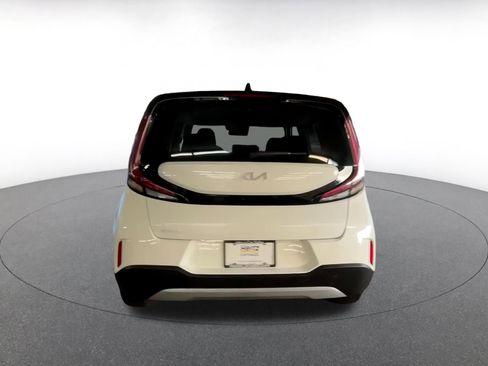 Used 2025 Kia Soul LX w/ LX Technology Package image 11