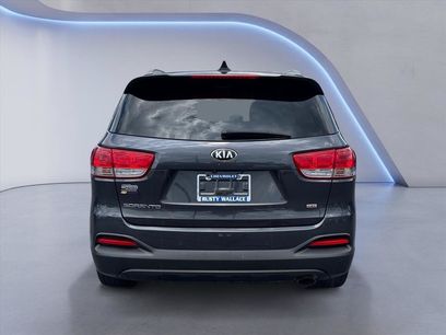 Used 2017 Kia Sorento AWD w/ LX Convenience Package
