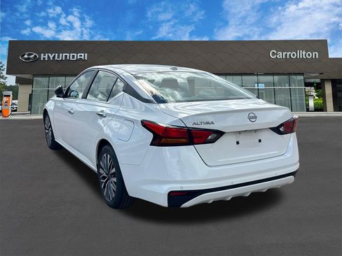 Used 2025 Nissan Altima 2.5 SV image 7