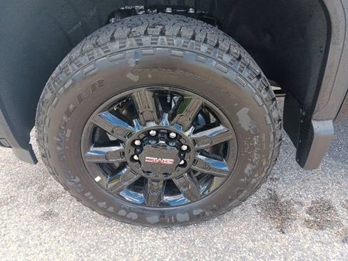 New 2026 GMC Sierra 2500 AT4 AWD/4WD image 5