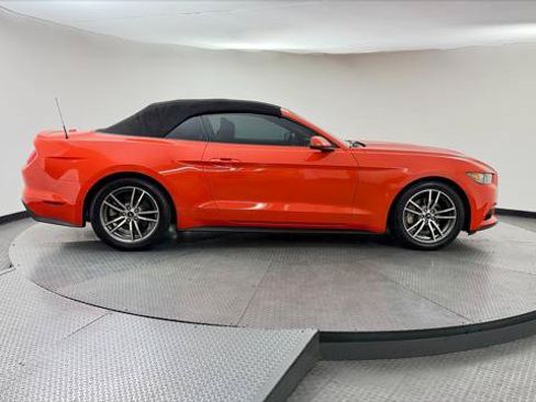Used 2016 Ford Mustang Premium RWD image 38