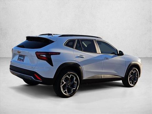 New 2026 Chevrolet Trax LT w/ LT Convenience Package image 2