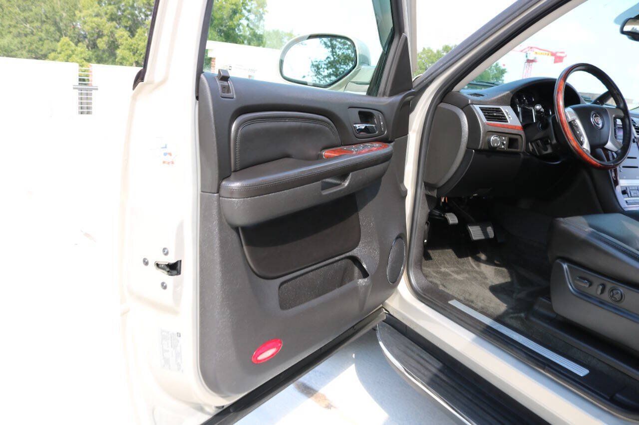 Used 2007 Cadillac Escalade AWD image 82