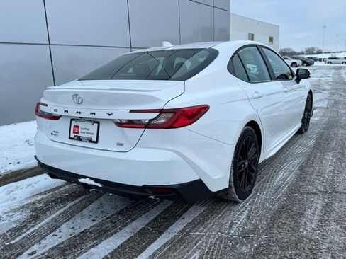 Used 2025 Toyota Camry SE w/ Convenience Package image 37