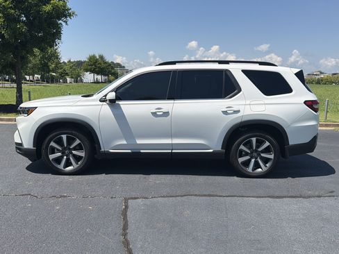Certified 2025 Honda Pilot Elite image 6