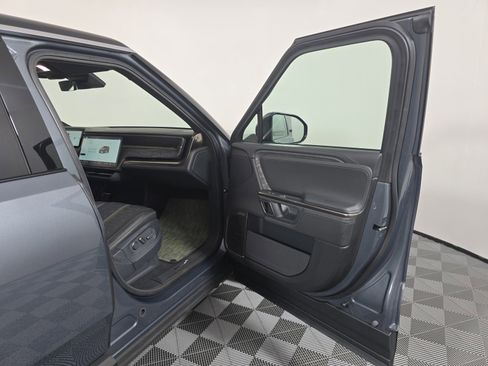 Used 2022 Rivian R1S Launch Edition AWD/4WD image 18
