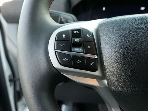 Used 2025 Ford Explorer Active w/ Active Comfort Package image 16