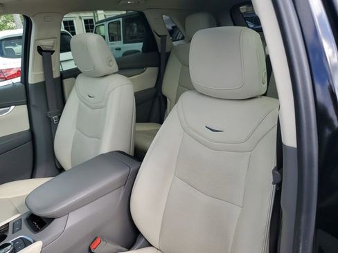 Used 2020 Cadillac XT5 Premium Luxury FWD image 12