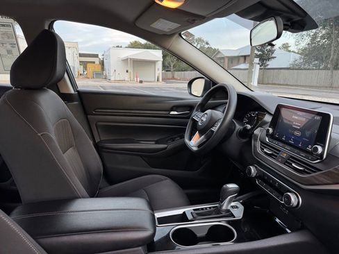 Used 2024 Nissan Altima 2.5 SV image 30