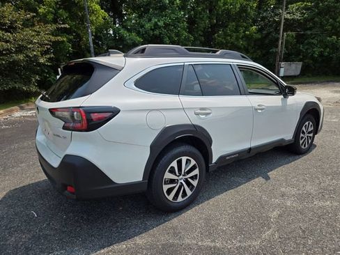Used 2024 Subaru Outback Premium AWD/4WD image 8