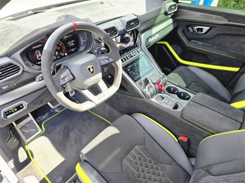 Used 2024 Lamborghini Urus Performante image 20